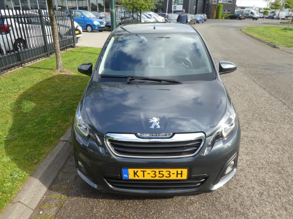47300146-7.jpg
