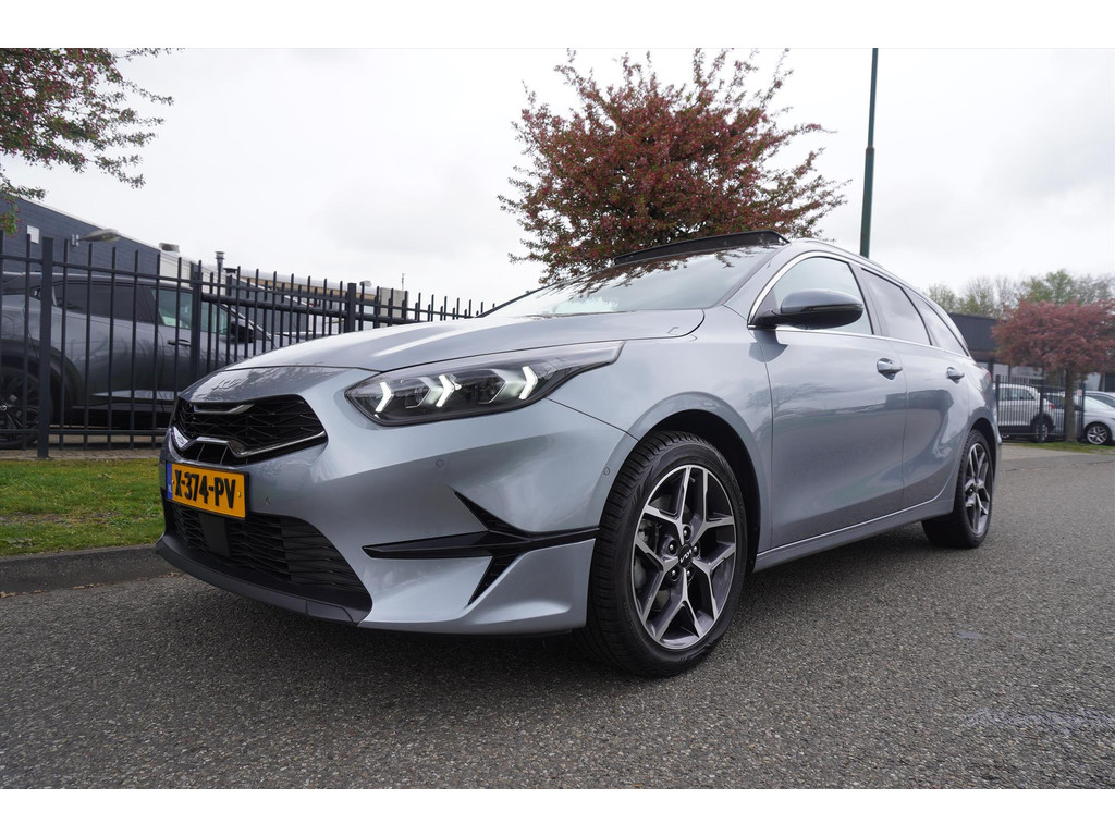 52549892