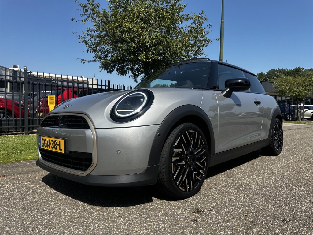 54510370