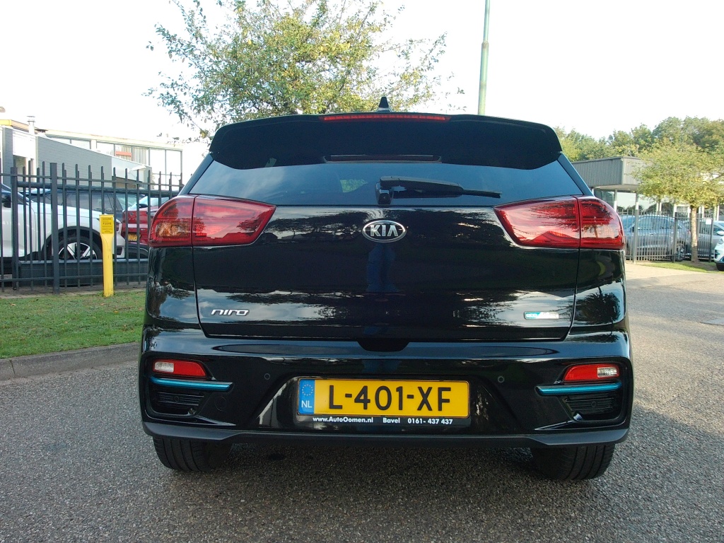 56874091-54.jpg