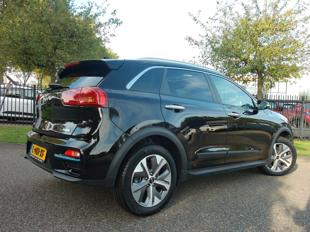 56874091-56.jpg